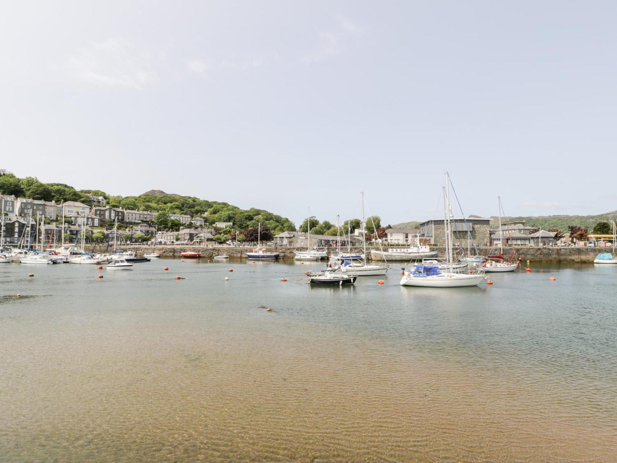 Whistle Stop Apartment Porthmadog Bagian luar foto