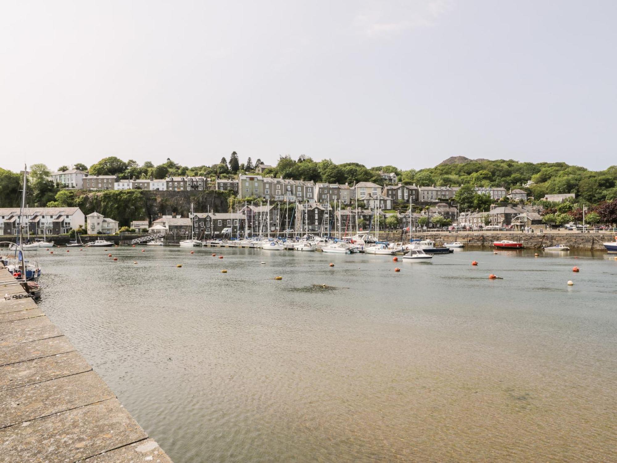 Whistle Stop Apartment Porthmadog Bagian luar foto